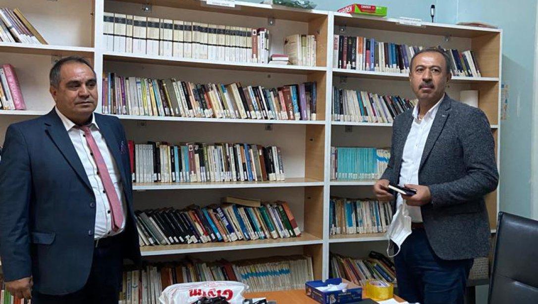 İlçe Milli Eğitim Müdürümüzün Okul Kütüphanelerini Ziyareti
