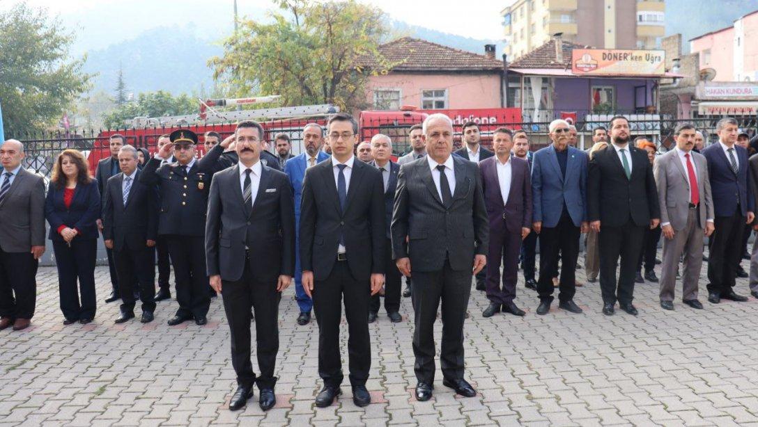 10 Kasım Atatürk'ü Anma Çelenk sunma programı ve Karacaoğlan Kültür Evinde anma töreni yapıldı