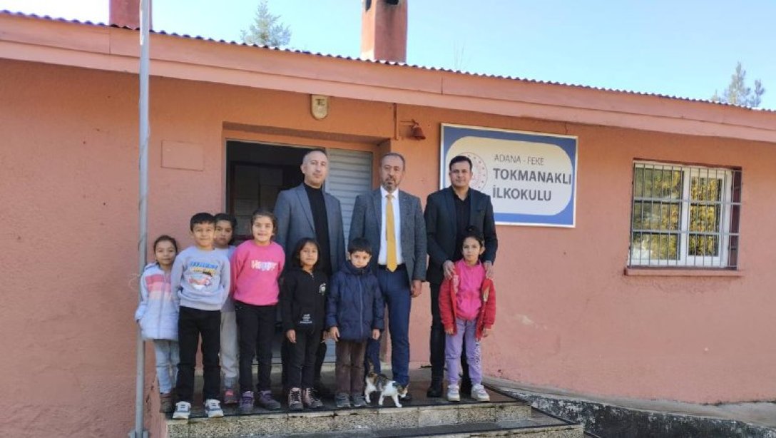 İlçe Milli Eğitim Müdürü Recep Beydilli ve Şube Müdürümüz Hasan Arslan Tokmanaklı İlkokulunu ziyaret ederek öğrencilere hediyeler dağıttılar. 