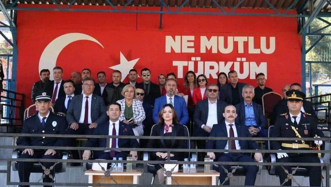 İlçemizde 29 Ekim Cumhuriyet kutlamaları coşku ve heyecanla yapıldı.